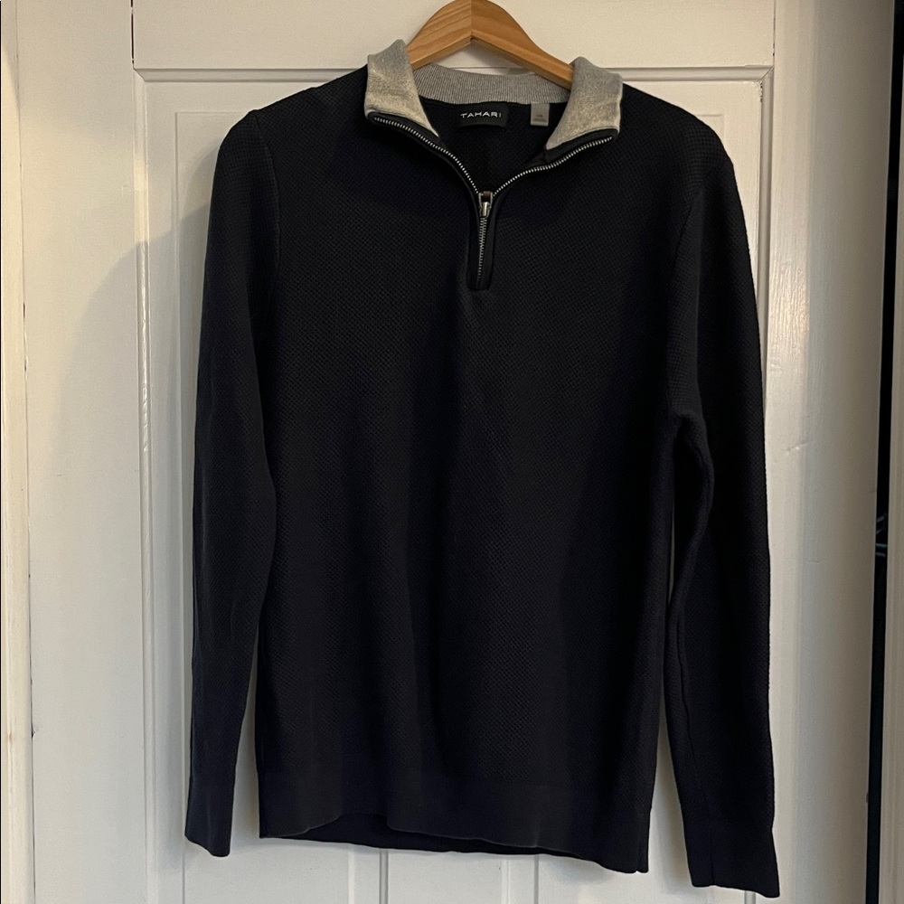 Tahari Men's Navy Zip-Up Sweater with Gray Collar Size Large